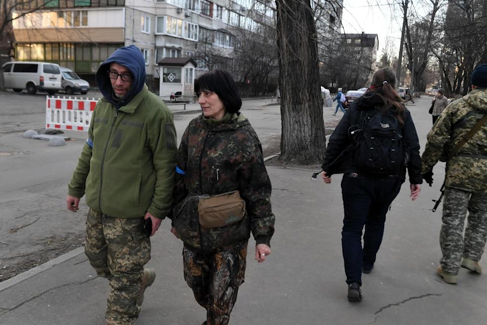 FOTOGRAFÍA. kiev (UCRANIA). La capital de Ucrania y su Resistencia civil listo para combatir a las tropas invasoras rusas del enemigo del Kremlin Vladimir Putin. Efe (2)