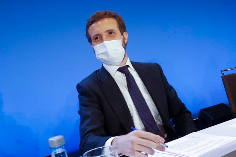Casado dimite: «Siento la reacción que he tenido que sufrir y creo sinceramente que no merezco»
