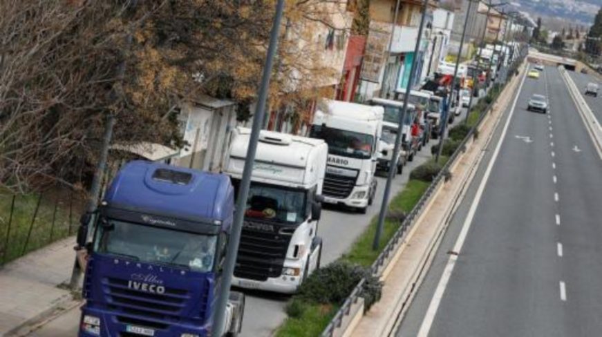 FOTOGRAFÍA. ESPAÑA, 21.03.2022. Huelga indefinida de los transportistas por la subida de los combustibles. Efe.