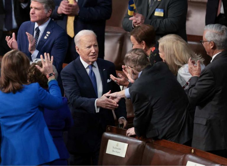 EEUU cierra su espacio aéreo a las aerolíneas rusas por la invasión rusa de Ucrania