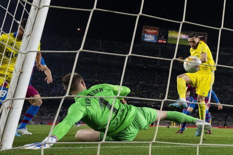 Liga| El Cádiz consigue la primera victoria de su historia en el campo de FC Barcelona y sale del descenso