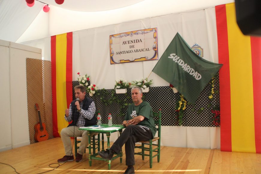 FOTOGRAFÍA. BARCELONA (ESPAÑA), 29.04.2022. Buxadé y Garriga en la feria de Abril de Cataluña. Ñ pueblo (71)