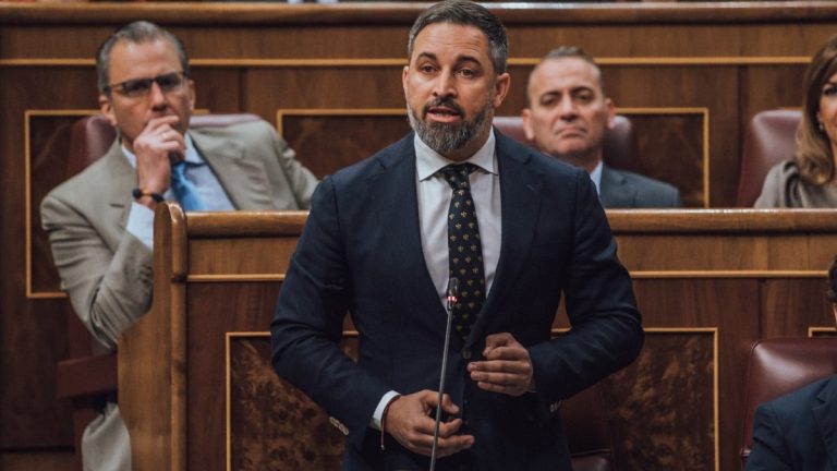 Receta de Abascal a Sánchez: «Derogar las leyes climáticas, bajar impuestos sobre luz y gas y carburantes, reducir el IVA y gastos político»