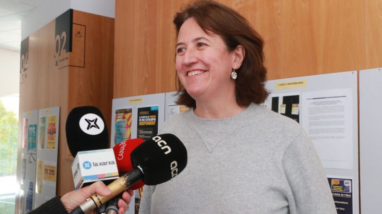 Cataluña| Elisenda Paluzie Hernández (ANC) convoca al separatismo el 26-A contra el idioma español / castellano