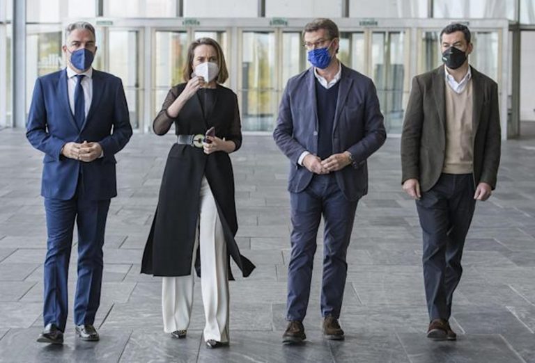 Gobierno Vox y PP en Castilla y León| Feijóo evita la foto con Abascal en la investidura de Mañueco y oculta sus ideas antiVox y ‘peogres’