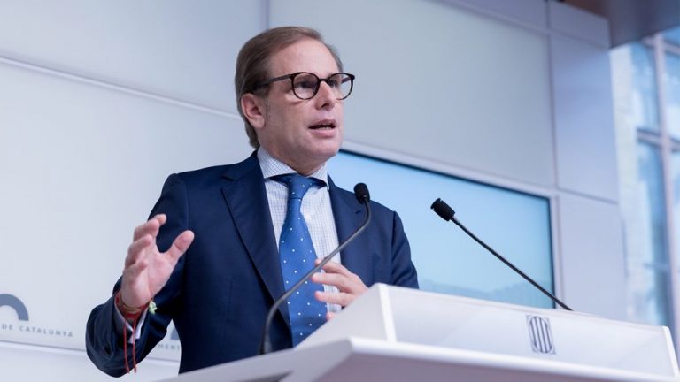 Cataluña| Vox exigir la supresión del impuesto metropolitano y el del CO2 y califica de «‘last minute’ tramposo» la modificación de la prohibición del español ante ejecución forzosa del 25 % del castellano
