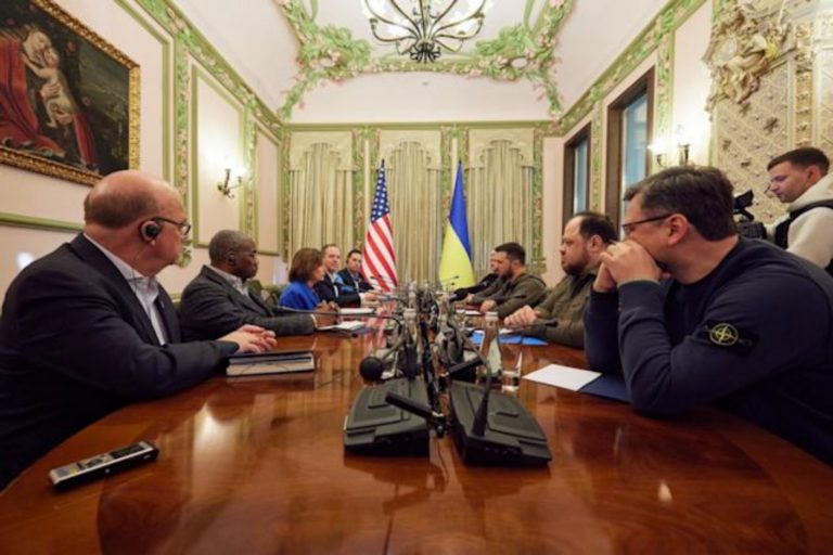 Guerra de Putin| Presidente Cámara de los Representantes de los Estados Unidos Nancy Pelosi: «EEUU apoyará a Ucrania hasta obtener la victoria»