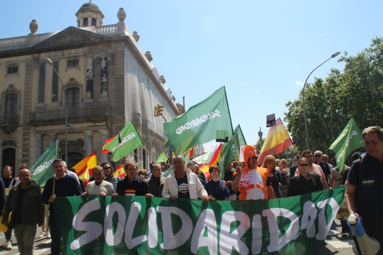 1 de Mayo| Sindicato Solidaridad y VOX en Barcelona: «Sánchez rata, queremos luz barata». «Sin trabajo no hay familias y sin familias no hay Patria»