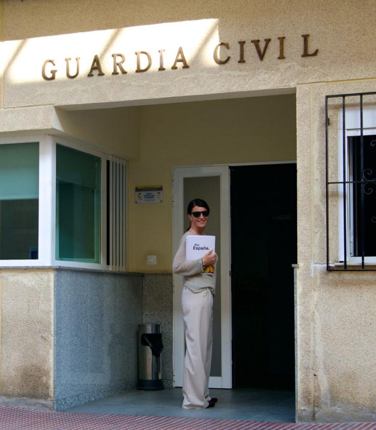 Salobreña| La candidata Macarena Olona lleva a la alcaldesa del PSOE ante los Tribunales por un «presunto delito electoral, de prevaricación administrativa y vulneración de los derechos fundamentales»