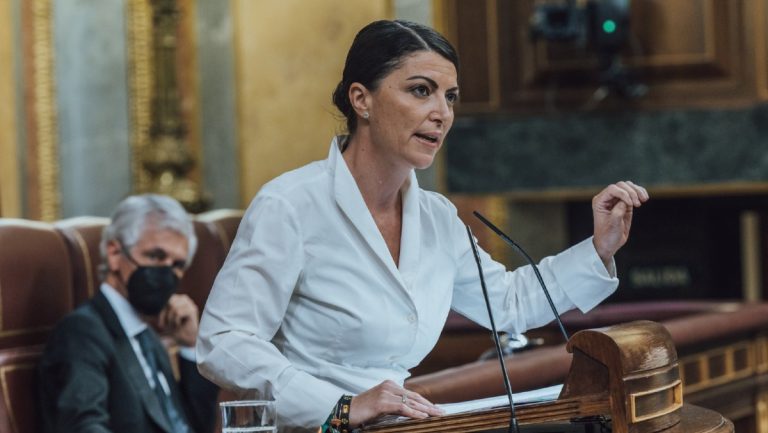Elecciones Andalucía 2022| La candidata Macarena Olona Choclan se planta ante la inmigración ilegal inadaptada: «No todas las costumbres son respetables»
