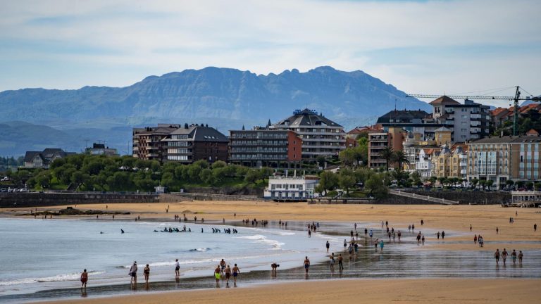 Tiempo España| Un «muy inusual» episodio de calor disparará los termómetros hasta los 40 grados los próximos días