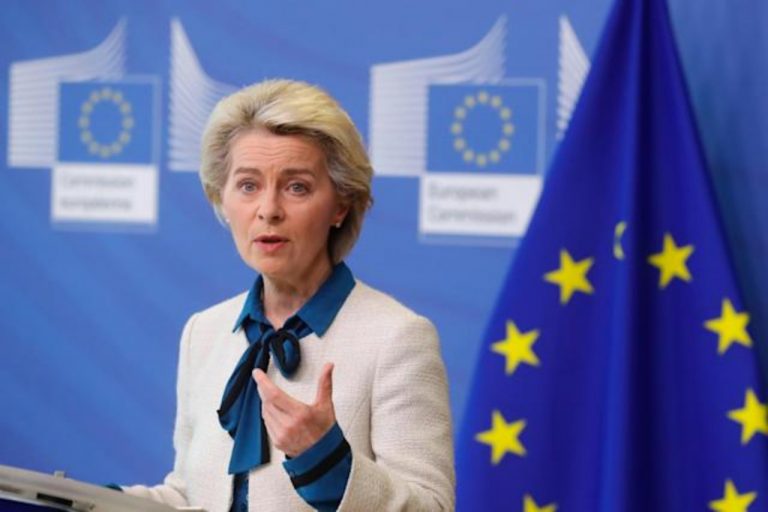 Von der Leyen anuncia tope de 60 euros por barril de petróleo ruso