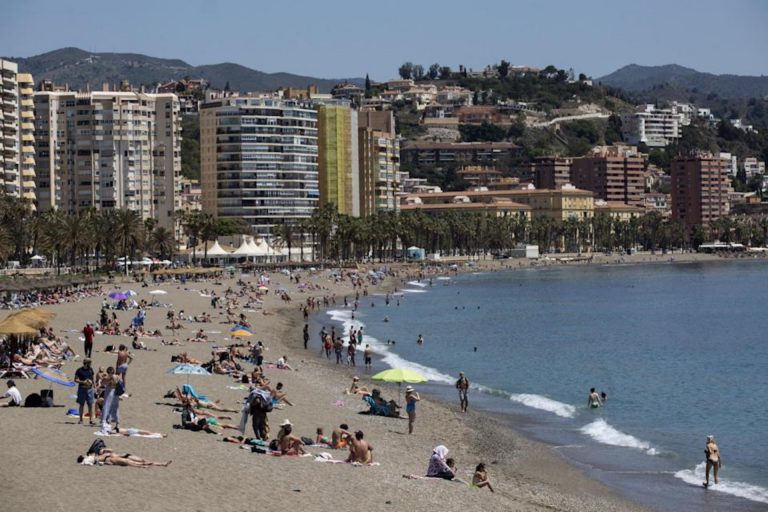 Playa de Málaga| Tres detenidos por violación sexual grupal frustrada por la Policía, robo con violencia e intimidación