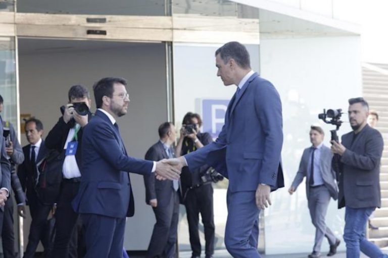 TRAICIÓN DE SÁNCHEZ A ESPAÑA| Barones del PSOE contra Pedro Sánchez: «(…) Está ya muy trufado». «Sería difícilmente entendible»