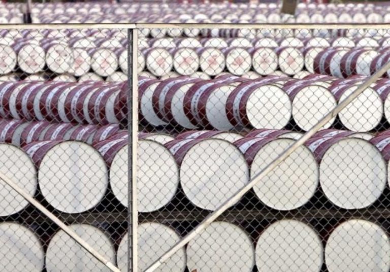 España libera 2 millones de barriles de petróleo por la guerra de Putin
