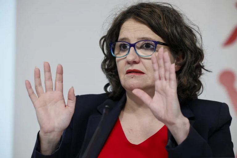 FOTOGRAFÍA. VALENCIA (ESPAÑA), JUNIO DE 2022. La Justicia no ve crimen contra Oltra y otro 15 imputados. La vicepresidente del Consejo, portavoz y consejera de Igualdad de la Comunidad Valenciana por el partido separatista Compromís, Mónica Oltra Jarque, durante una rueda de prensa. Efe