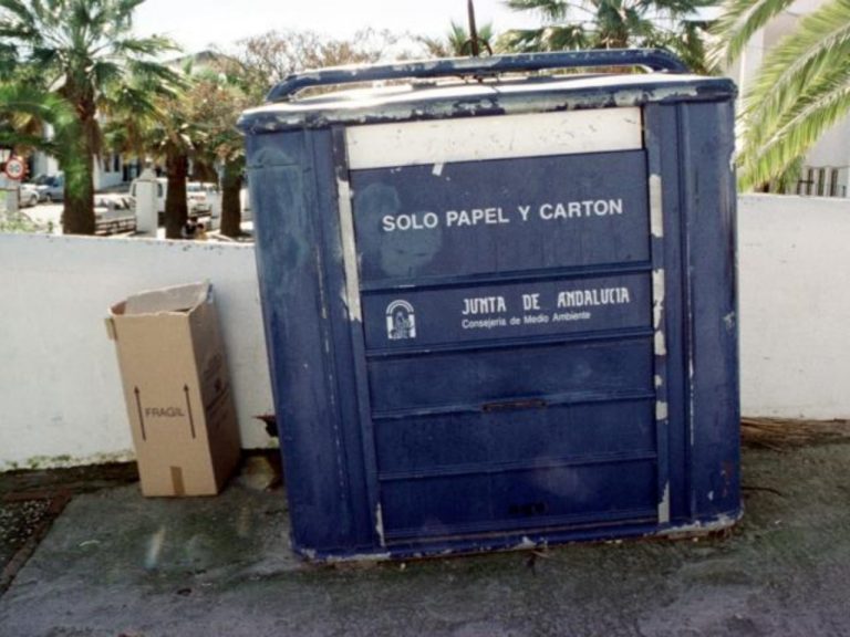 Castilla y León| Un vecino recicla cerca de 46.000 euros en un contenedor de basura en el barrio de las Delicias de Valladolid