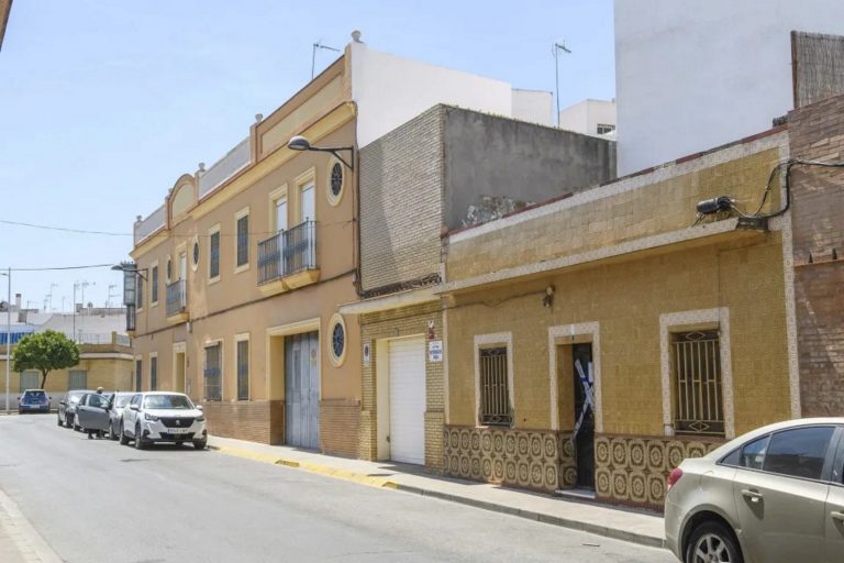 Violencia Intrafamiliar| La mujer hallada muerta en Dos Hermanas (Sevilla) tenía un centenar de heridas con múltiples fracturas en la cabeza y la nariz