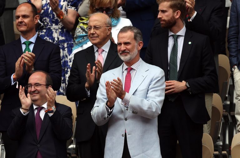 Final Roland Garros| El rey Felipe VI anima a Nadal frente al noruego Casper Ruud en las gradas de la pista Philippe Chatrier