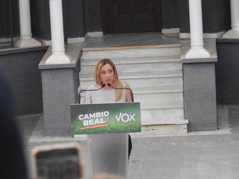 Andalucía| Giorgia Meloni: «Para la izquierda los inmigrantes ilegales son nuevos esclavos a explotar»