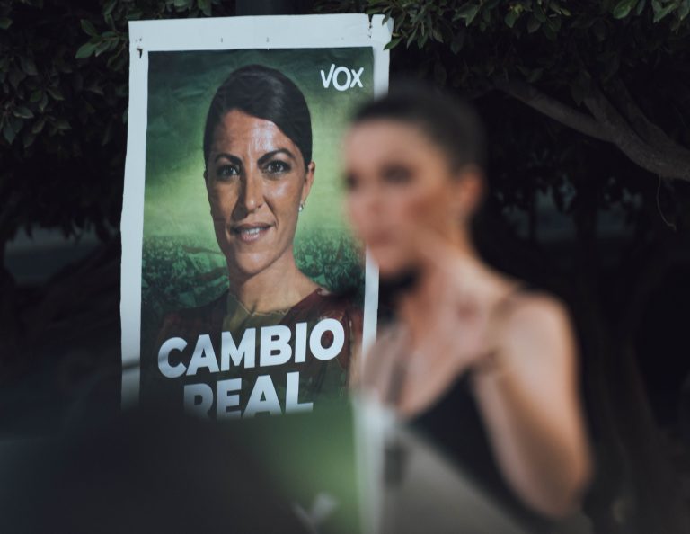 El Plan Progre| Pedro Muñoz Lorite se afilia a Vox y 2 días después pide la ilegalización de VOX en Andalucía porque sus candidatos «han sido nombrados a dedo» y eso «va contra el espíritu de la Constitución»
