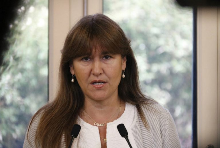 Cataluña| Procesada por corrupción Laura Borràs: «No voy a dimitir». «El Artículo 25.4 del Parlamento de Cataluña vulnera claramente» la Constitución Española
