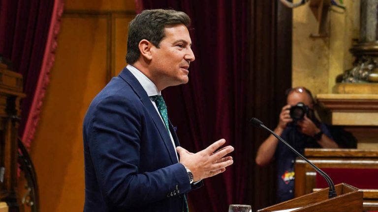 Cataluña| Separatismo, PSC y los Comunes (Podemos) apoyan la ocupación ilegal y rechazan el desalojo inmediato de okupas a propuesta de VOX