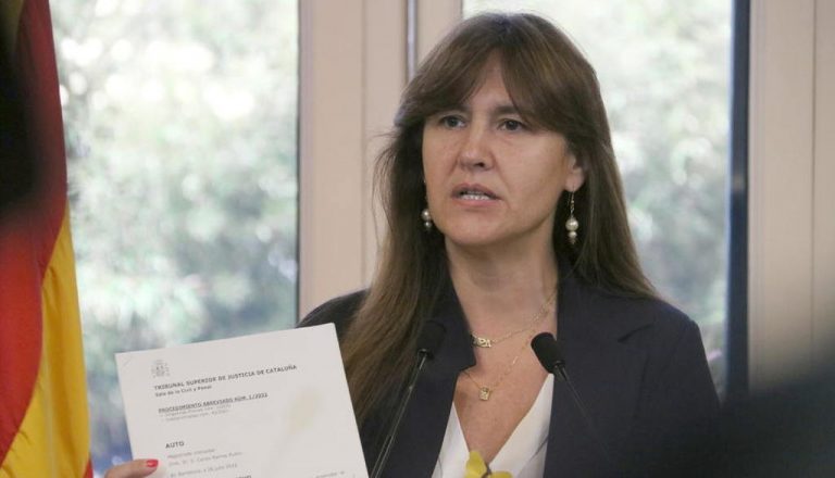 Cataluña| Borràs tacha de «jueces hipócritas» a ERC, PSC y CUP y ve en su decapitación una «víctima del Reglamento del enemigo»