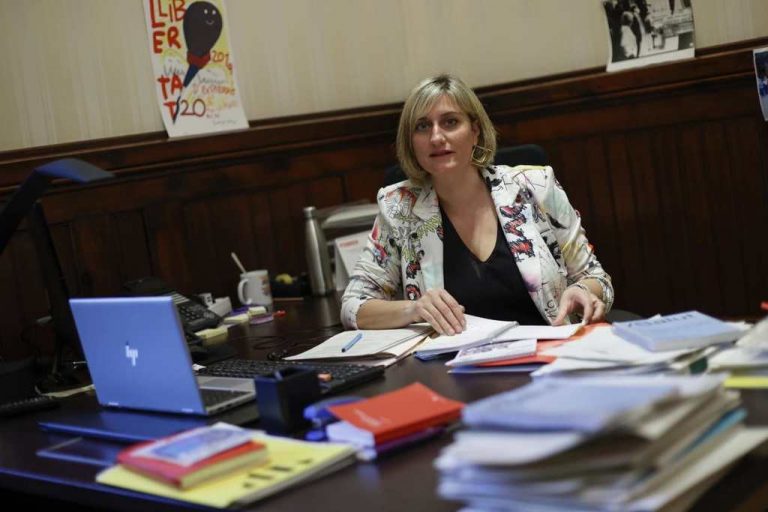 FOTOGRAFÍA. BARCELONA (ESPAÑA), 29.07.2022. La Justicia investiga a Alba Vergés Bosch por discriminatoria a Guardia Civil y Policía. La vicepresidente primera del Parlamento de Cataluña y dirigente de la ultraizquierda separatista ERC, Alba Vergés Bosch. Efe