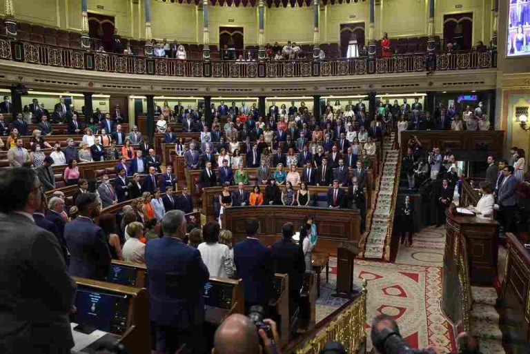 Debate sobre el estado de la Nación| El PP arranca su discurso con un minuto de silencio por las víctimas de ETA y denunciando los pactos con Bildu