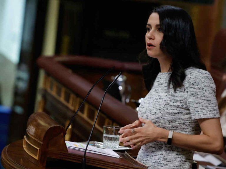 Debate sobre el estado de la Nación| Arrimadas a Sánchez: «No tiene ni ideología ni escrúpulos». Sus medidas le sirven para «no morir»