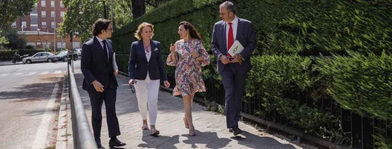 España| VOX recurre al Tribunal Constitucional la ley que prohíbe «rezar» ante centros abortistas: «Ataca la libertad religiosa y de reunión»