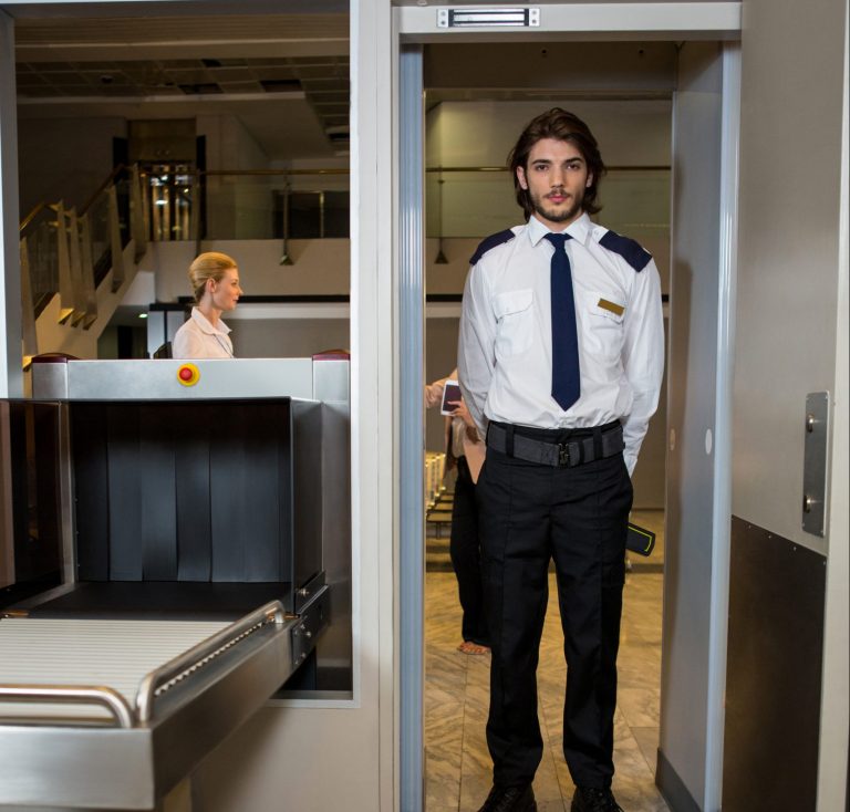 España| Seguridad privada, un trabajo en peligro de extinción