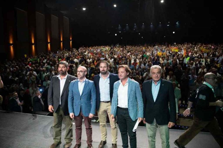 Abascal: «Vox» ha llegado «para decirles a todos que la fiesta se ha acabado»