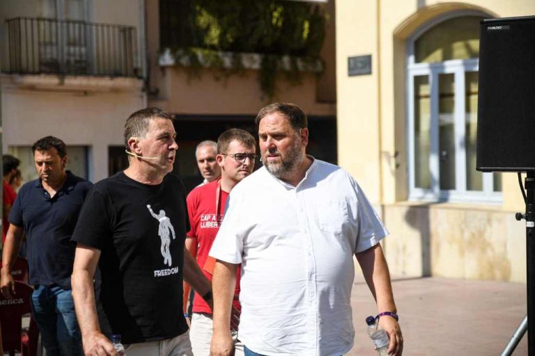 San Sadurní de Noya​​​ (Cataluña)| El Tándem Junqueras y terrorista Arnaldo Otegui: «No nos pararán». «Sonreíd porque vamos a luchar y ganar»