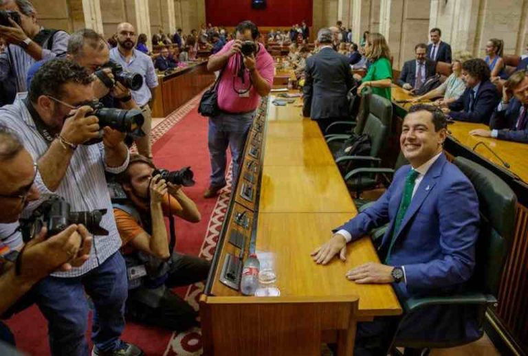 Andalucía|Juan Manuel Moreno Bonilla es investido presidente de la Junta la abstención de «Los 13 de VOX»