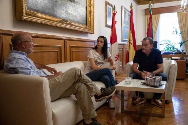 Zamora| Arrimadas pide «redoblar los recursos para limpiar nuestros campos y montes» contra los incendios 