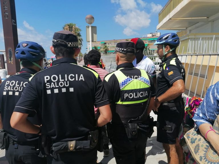 Cataluña| Manteros agreden a las mujeres de VOX en Paseo Marítimo que conecta Salou y Cambrils