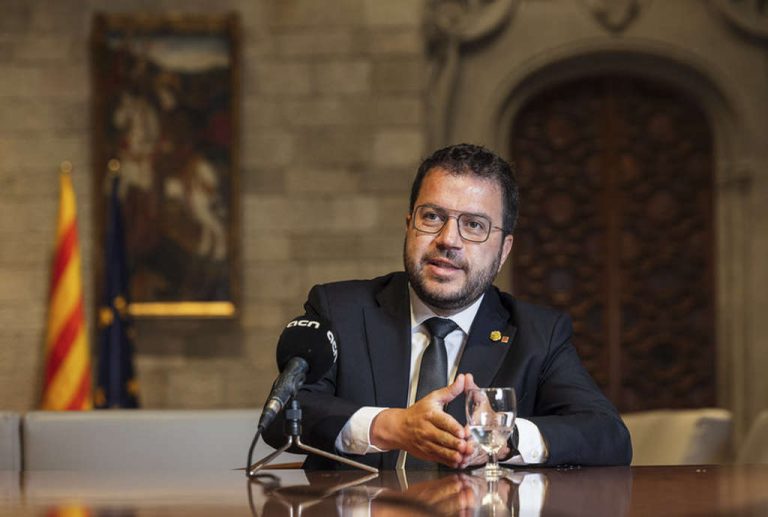 Aragonès dice que «mantendrá» la Mesa de la traición a España con el Gobierno de Abascal y Feijóo si los españoles echan a Sánchez de La Moncloa