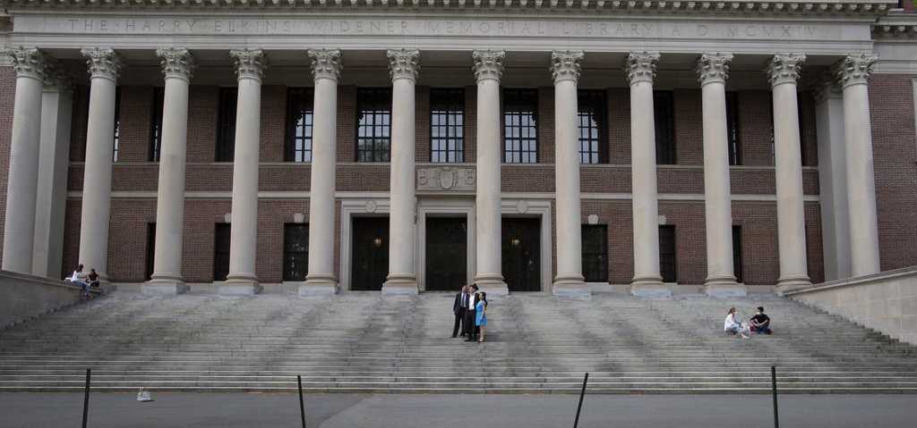FOTOGRAFÍA. HARVARD (CAMBRIDGE) MASSACHUSETTS (ESTADOS UNIDOS), 15.08.2022. Vista de la fachada de la Universidad de Harvard. Efe