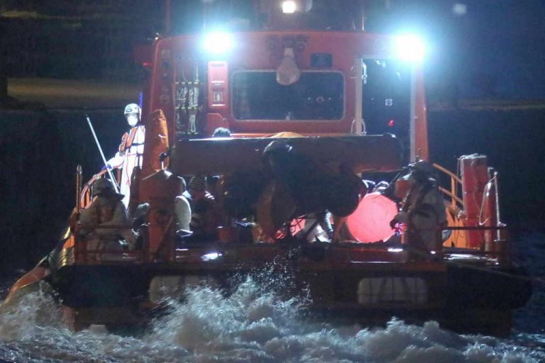 Llegan a España 43 inmigrantes ilegales magrebíes, entre ellos 8 MENAs 