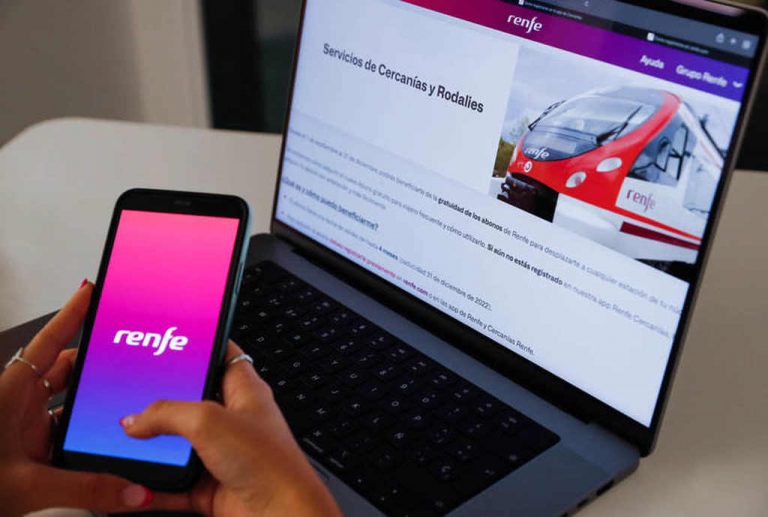 El Gobierno aprueba la gratuidad de cercanías, media distancia y autobús estatal en 2023