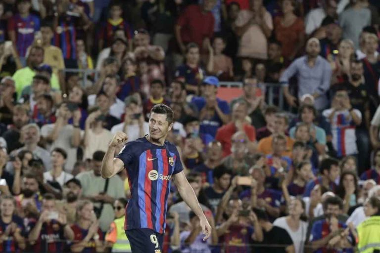 Un FC Barcelona más coral con doblete de Lewandowski aplasta a un sobrepasado Real Valladolid (0-4)