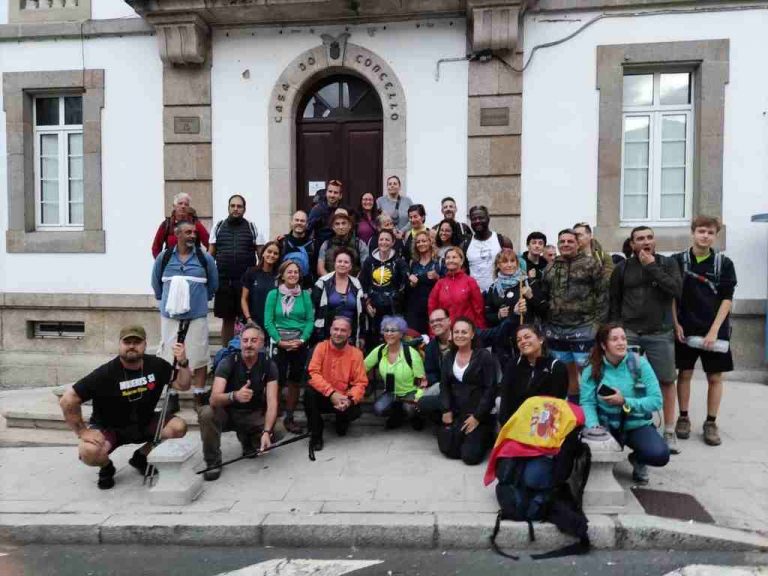 Olona inicia la jornada más dura de su Peregrinación Cristina en Palas del Rey (Lugo) rumbo a Arzúa (La Coruña): 28,5 km