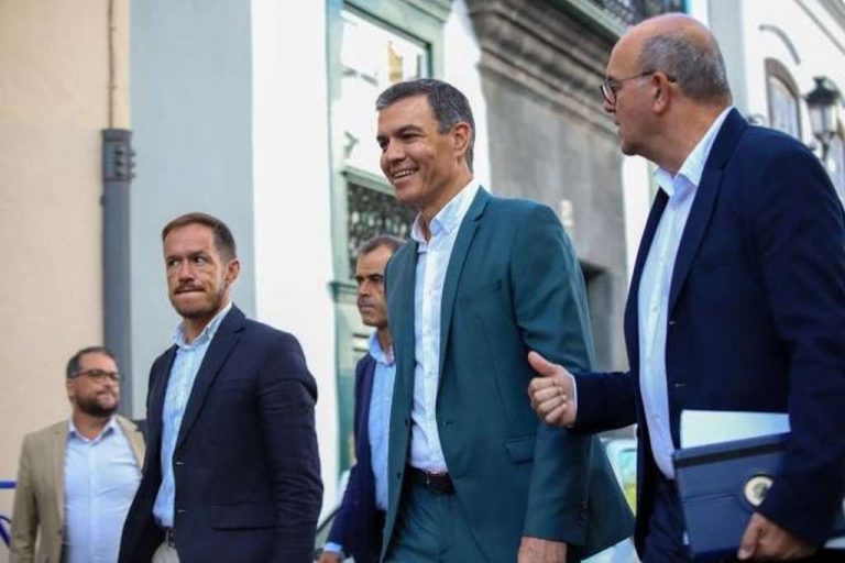 Sánchez exige colaboración al PP 