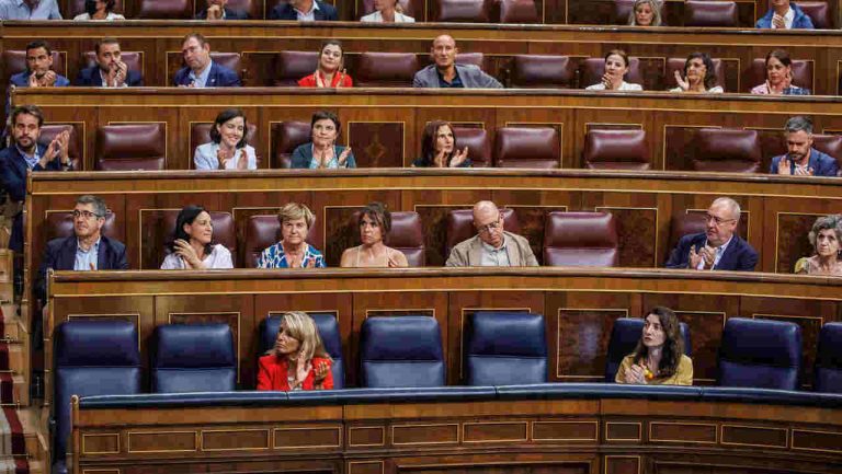 La antiEspaña arropa Sánchez convalidación de un confinamiento energético que Vox recurrirá ante el Tribunal Constitucional