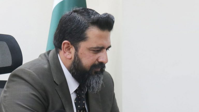 La acosada sexualmente por el Cónsul de Pakistán Babar Mirza Salman en Barcelona pide justicia en jurisdicción penal y social