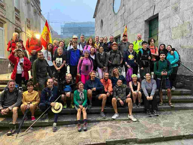 Macarena Olona inicia como nueva «embajadora del Camino de Santiago» la penúltima etapa de su Peregrinación Cristiana en Arzúa rumbo Pedrouzos (La Coruña) 