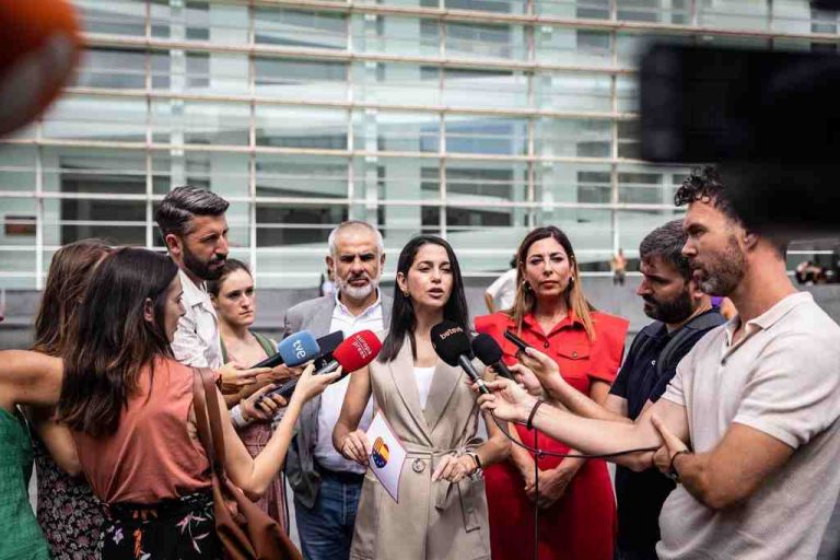 María Luz Guilarte Sánchez renuncia a Cs y deja el acta de concejala en Barcelona por «mi libertad y dignidad»