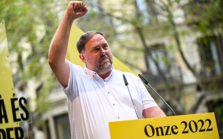 FOTOGRAFÍA. Barcelona (España), domingo 11 de septiembre de 2022. Junqueras traslada a ERC su dimisión tras el 9J. El presidente de la ultraizquierda separatista ERC y golpista preso indultado parcialmente, Oriol Junqueras Vies, ha perdido los nervios ante la lluvia de críticas de las bases del separatismo, principalmente las de la entidad secesionista más importante cuyo papee fue decisivo en el auge y avance del separatismo en Cataluña desde los inicios del Procés en 2012, Asamblea Nacional Catalana (ANC), que lidera Dolors Feliu Torrent— y contraataca con mucha violencia a bases del separatismo. ERC/Lasvocesdelpueblo (Ñ Pueblo). Lasvocesdelpueblo (Ñ Pueblo)